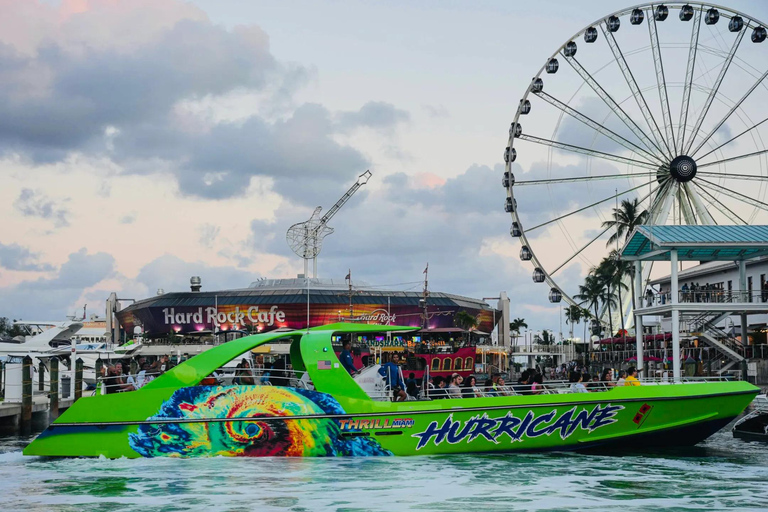 ميامي: جولة مخصصة: قارب سريع في خليج بيسكين من Pintoursميامي: جولة مخصصة: قارب سريع في خليج بيسكين من بين