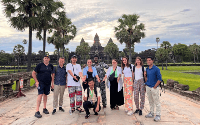 Siem Reap: Full-Day Explore Angkor Temples and Sunset Tour