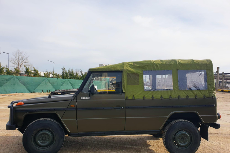 Bucharest: Vintage Mercedes G-Class City Tour