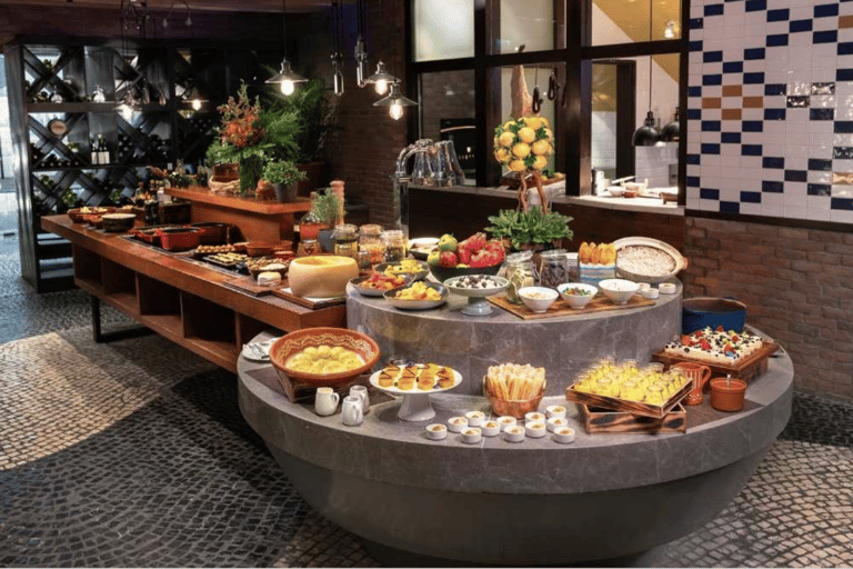 Macau: Tromba Rija & Macau Tower Observatory Access Lunch Buffet (Weekdays)