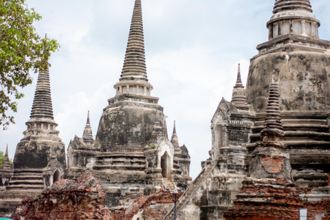 Desde Bangkok: tour económico por lo más destacado de AyutthayaLa antigua plaza Siam