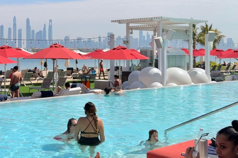 Dubai: Beach Day on the Palm with Skyline Views VIP Cabana