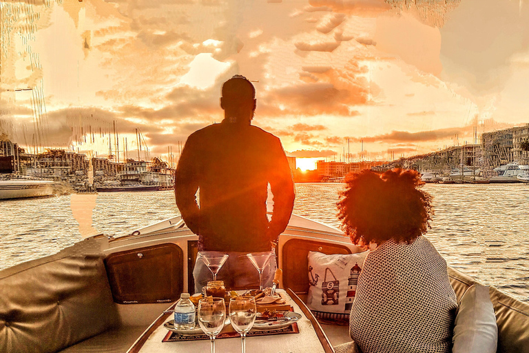 Los Angeles Luxus-Kreuzfahrt mit Wein, Charcuterie und SeelöwenGYG#1 Bootstour mit Wein &amp; Käse oder Überraschungsdinner Option