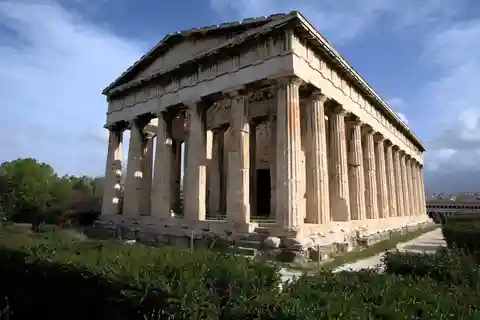 Ancient Agora: Audiovisual self-guided tour with 3D models