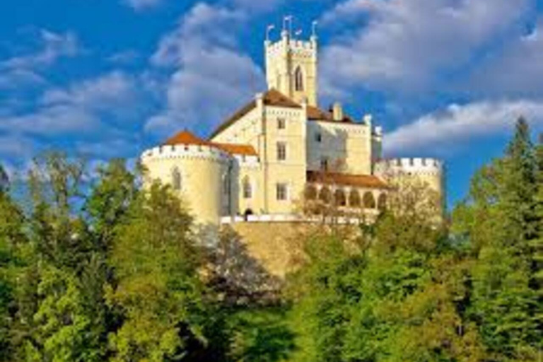 Zagreb: Krapina Neanderthal Museum & Trakošćan Castle Tour