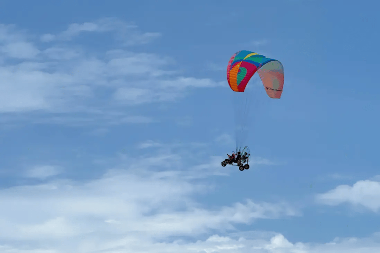 Bentota: paramotoring z pilotem i safari po rzeceOdbiór z Kolombo i Negombo