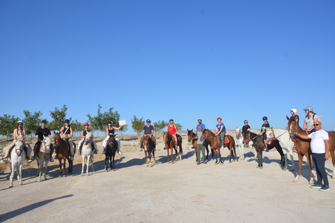Kapadocja: przejażdżka konna po Dolinie MiłościCappadocia: Love Valley Horseback Riding Tour