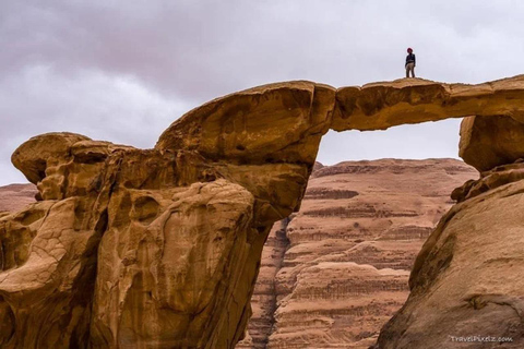 瓦迪拉姆沙漠探险之旅：超越地平线2-Hour 4x4 Safari