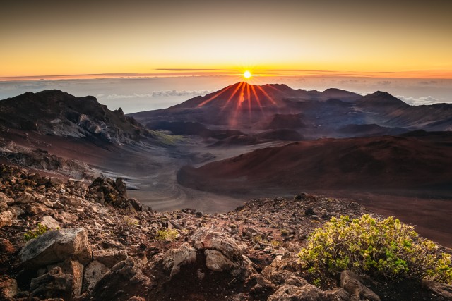Visit Maui Sunrise & Breakfast Tour to Haleakala National Park in Maui