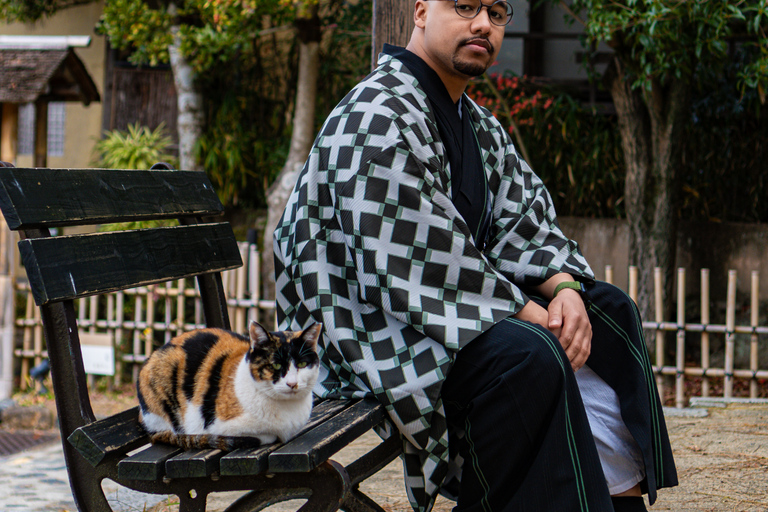 Kyoto: Private Kimono Photoshoot for Couples and Solo