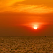 Red River Tours - Enjoying Sunset & Night Squid Fishing