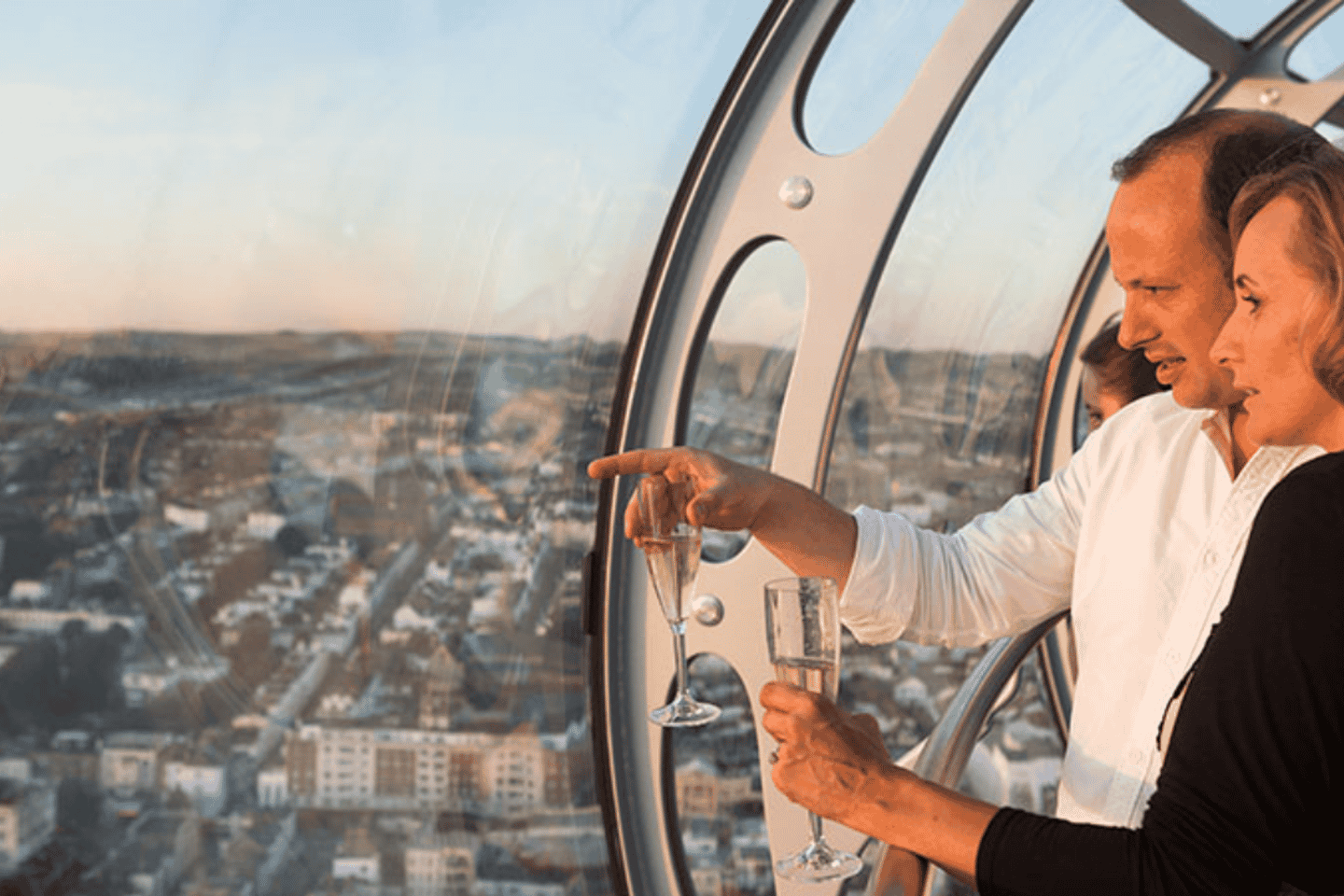 Brighton: i360 Entry & Champagne (Soft Drink for Under 18s)