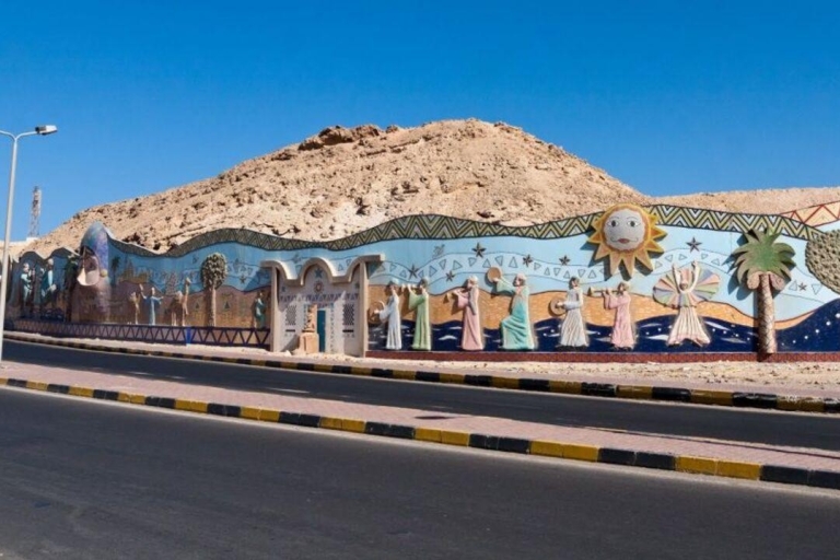 Makadi: El Mina Moschee, Kirche und Yachthafen besuchen