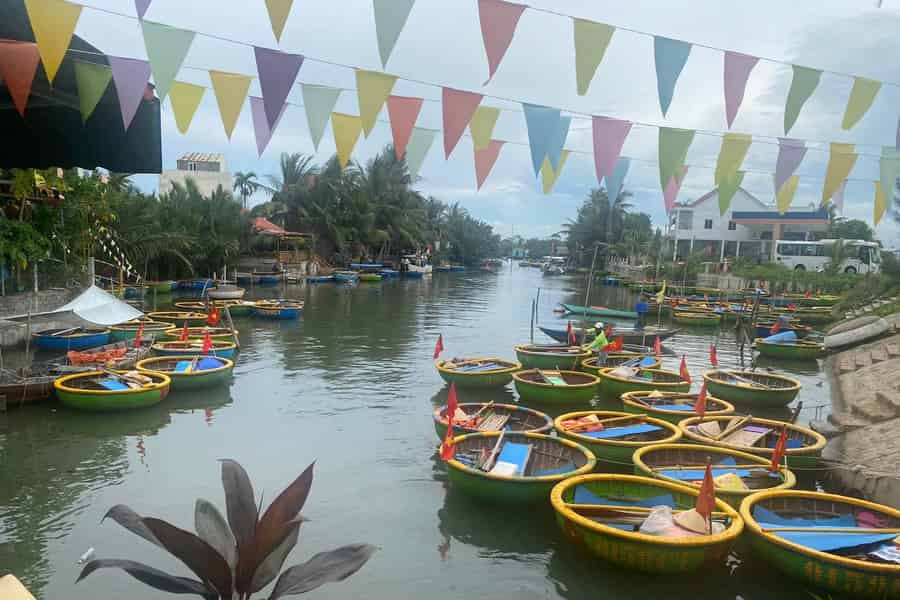 Nha Trang: Korbbootfahrt mit Mittagessen und Flycam-Fotos. Foto: GetYourGuide Nha Trang: Korbbootfahrt mit Mittagessen und Flycam-Fotos. Foto: GetYourGuide
