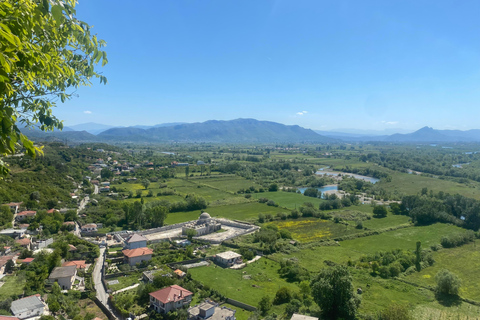 Desde Tirana / Durres : Excursión de un día a Shkodra con paseo por el lago