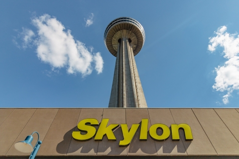 Chutes du Niagara : plate-forme d'observation à Skylon Tower