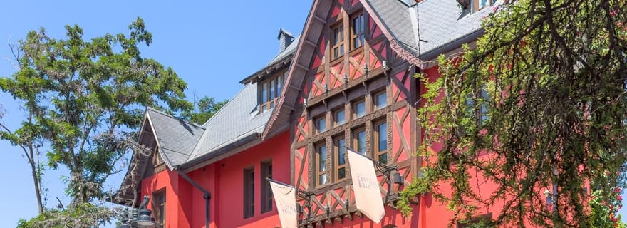 Visite privée de la ville de Santiago et dégustation dans un bar à vin