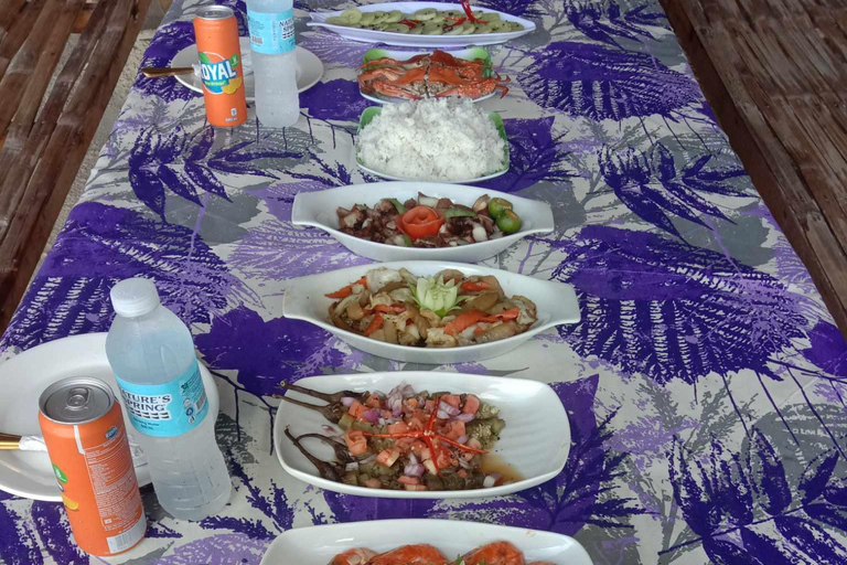 Coron: Super Ultimate Island Hopping Tour with Lunch