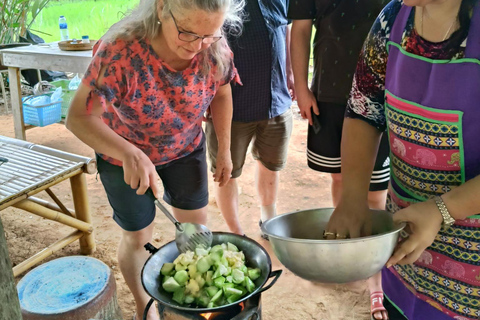 Khao Sok: Authentiek koken in de junglePrivé kookervaring