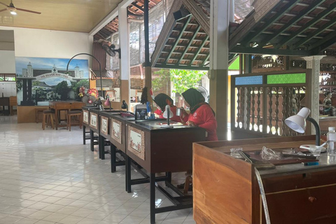 Yogyakarta: o Reino Mataram permanece com o artesanato em prataYogyakarta: Vestígios do Reino Mataram com exposição de prata