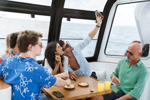 Lisbon – Sangria Social Premium Boat Experience Lisbon: Sangria Vibe Premium Boat Experience