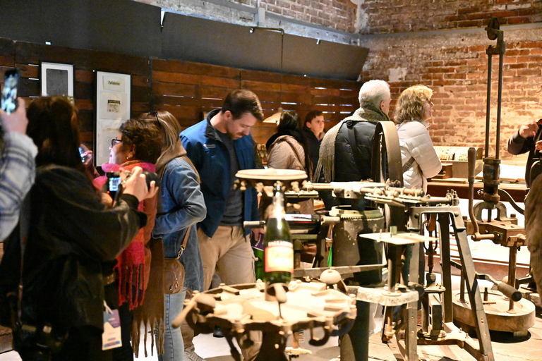 Montevideo: Exclusive VIP Experience at a Century-Old Winery, Tasting, Lunch, Transport