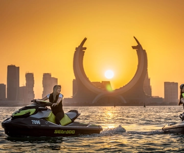 Doha: Mit dem Jet Ski zur Skyline mit Blick auf Katara und Pearl Qatar