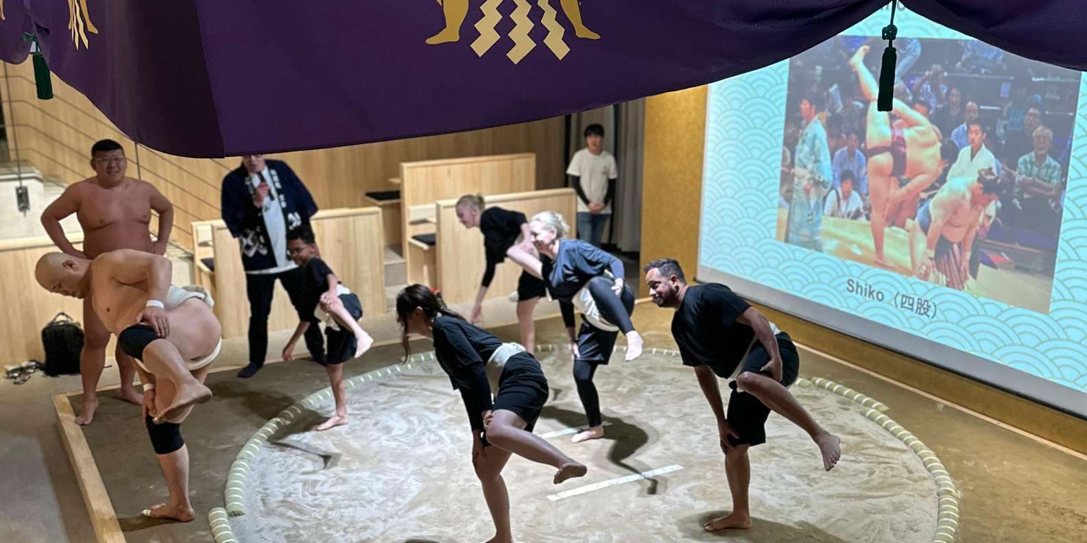 Kyoto : Authentic sumo food, wrestler challenge, photos