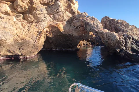 Cartagena: Guided boat tour of Cartagena and Algamecas Port