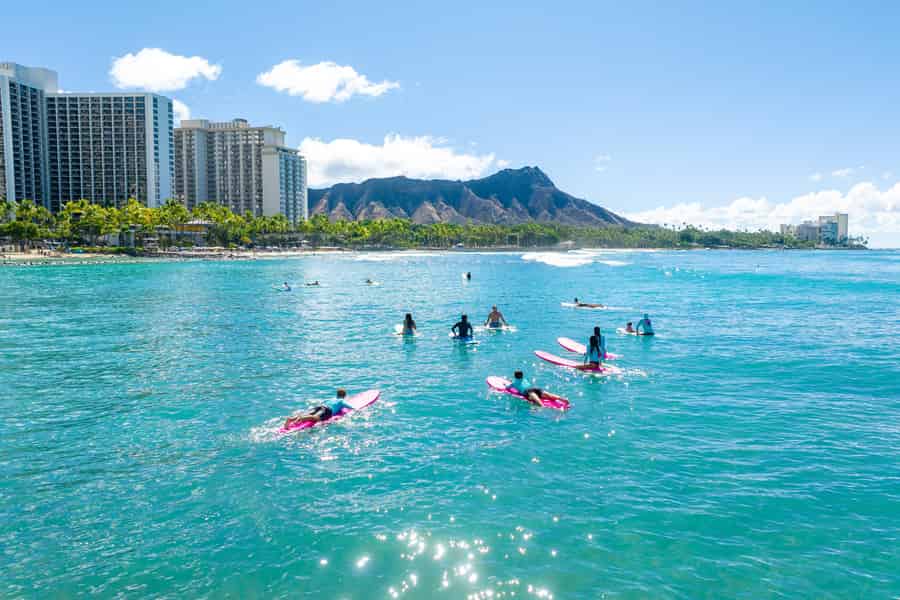 Oahu: Privater Surfkurs in Waikiki für Gruppen (ab 2 Personen). Foto: GetYourGuide Oahu: Privater Surfkurs in Waikiki für Gruppen (ab 2 Personen). Foto: GetYourGuide
