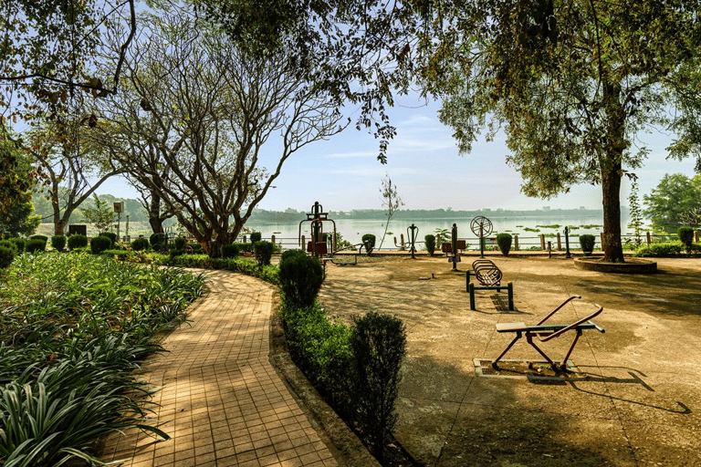 From Bangalore: Nagpur Heritage and Temple Day Trip