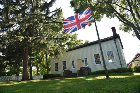 Niagara: Ultimate Day Tour including Niagara-on-the-Lake Tour with boat