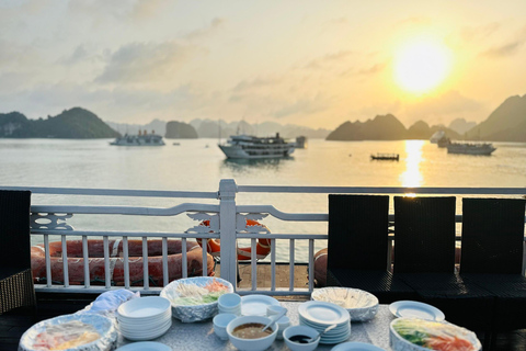 Vanuit Hanoi: 3D2N Ha Long &amp; Lan Ha Bay met Le Journey CruiseStart vanuit Hanoi om 8:00 AM