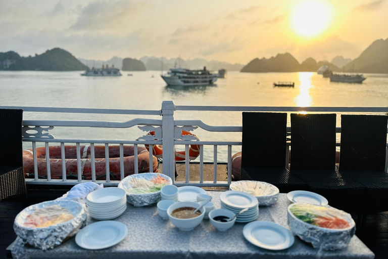 Au départ de Hanoi : Croisière 3D2N Ha Long &amp; Lan Ha Bay by Le Journey CruiseDépart de Hanoi à 8h00