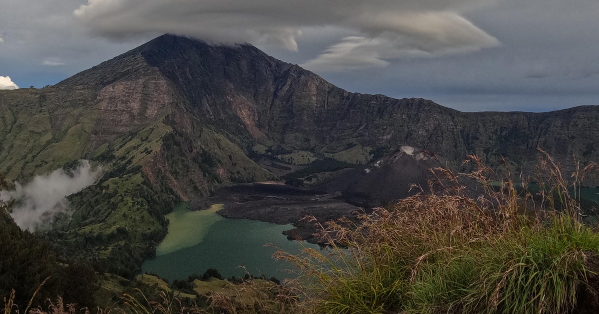 monte rinjani excursión de un día a craterim senaru | GetYourGuide