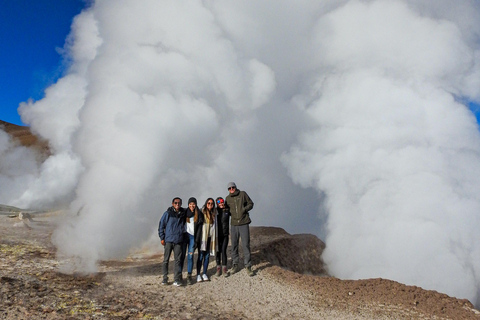 Uyuni: 3-Day Salt Flats, Lagoons, and Geysers Tour ENGLISH-SPEAKING GUIDE