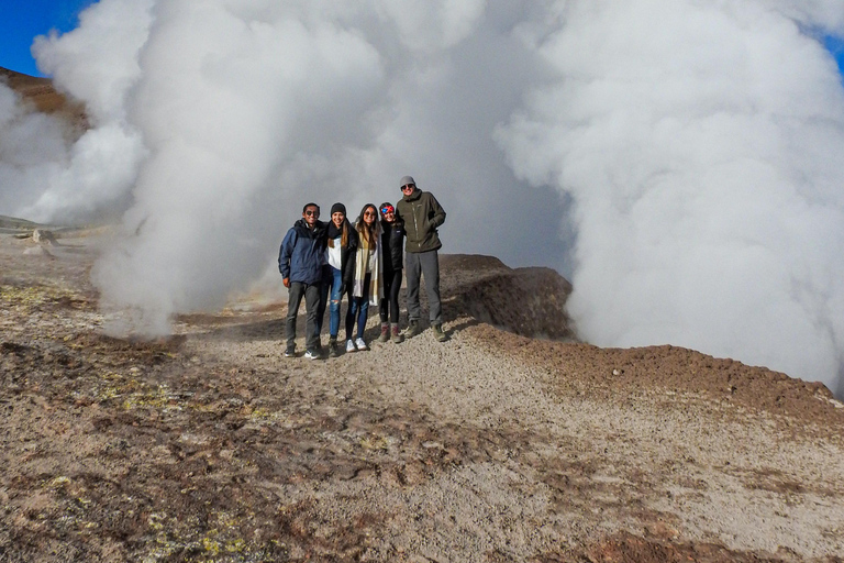 Uyuni: 3-Day Salt Flats, Lagoons, and Geysers Tour ENGLISH-SPEAKING GUIDE