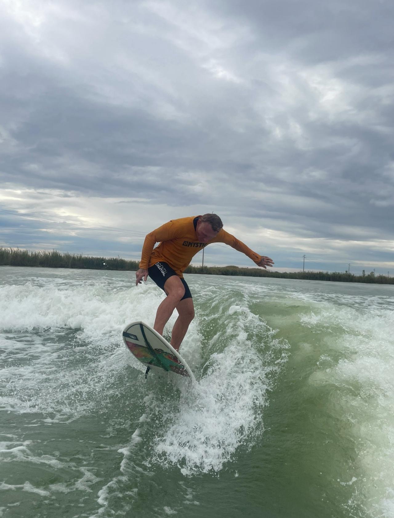 Wakesurf-Unterricht auf dem See in Cervia: Reite auf einer endlosen Welle