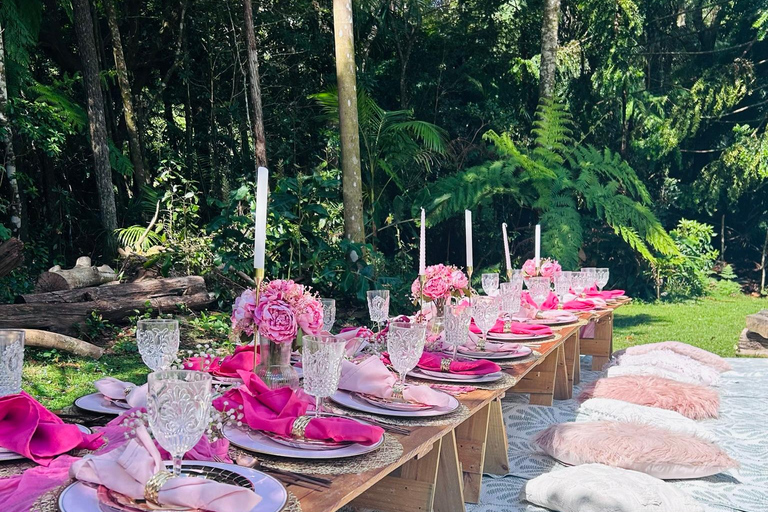 Airlie Beach - Luxurious pop up picnic at Headlands Park