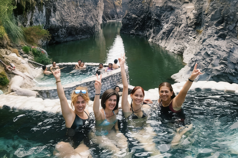Colca Canyon: Full-Day Sightseeing Tour with Exclusive Visit to Tapay and Ending in Puno