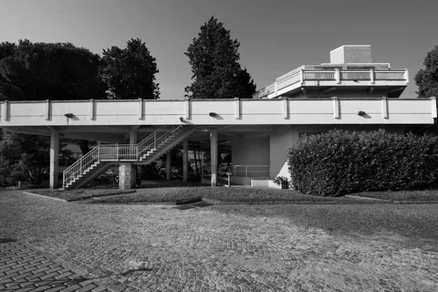IVREA: Tour of the industrial city of the 20th century. UNESCO site.