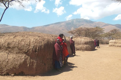 Arusha: Maasai Boma Cultural Day Trip