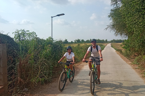 Cambodia: 7-Day Cycling Tour from Phnom Penh to Siem Reap