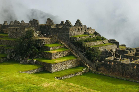 Cusco: Machu Picchu en Heilige Vallei + Hotel ✩✩✩