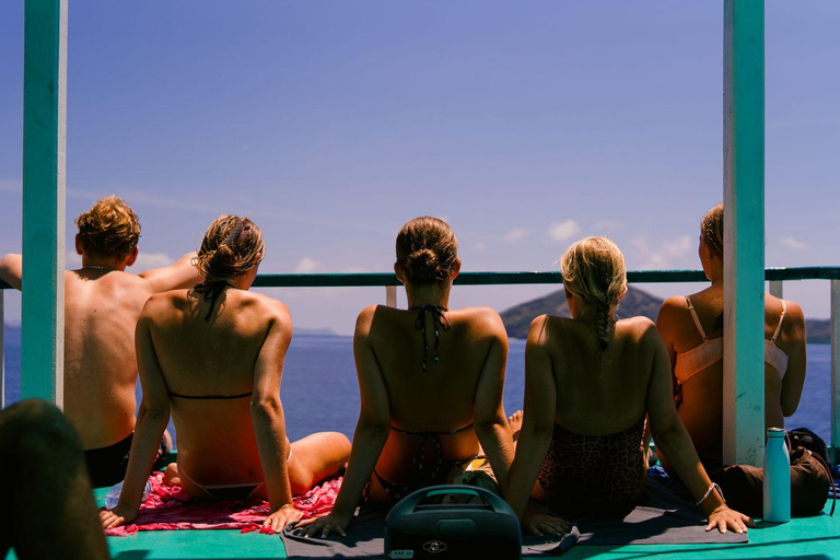 El Nido: Island Hopping Adventure