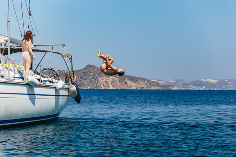 Milos: Kleftiko Cruise with Meal, Drinks and Photos at Sykia