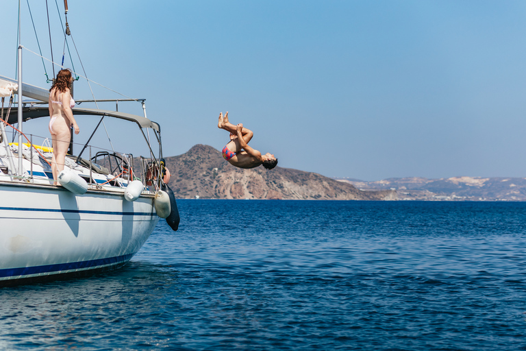 Milos: Kleftiko Cruise with Meal, Drinks and Photos at Sykia