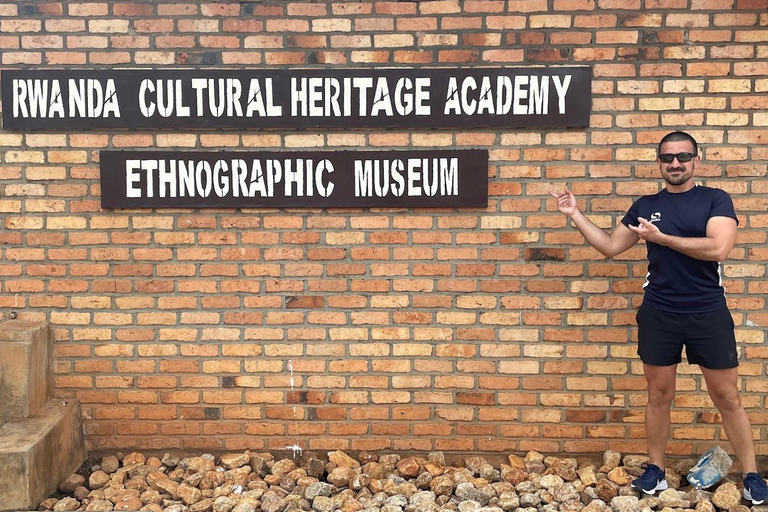 Kigali: Tour cultural por el palacio real, el museo y el memorial.Kigali: Visita cultural al palacio real, el museo y el memorial