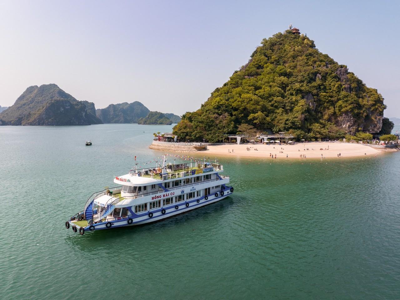 Ha Long: Nachmittagskreuzfahrt mit Mittagessen, Kajakfahren und Schwimmen