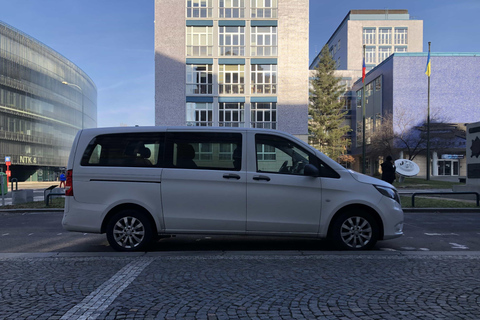 Flughafen Prag: Privater Transfer ins Stadtzentrum mit dem MinivanTransfer ins Stadtzentrum mit einem Minivan